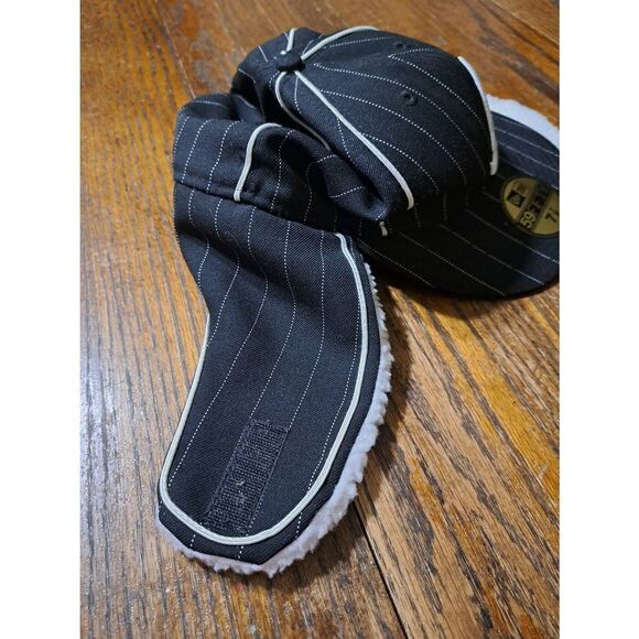 Rare New Era 59Fifty Atlanta Braves Cap Hat with Dog Ear Warmers Decals Attached - Picture 5 of 8